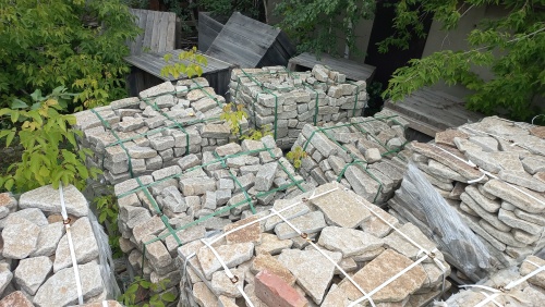 Плитняк гранитный галтованный купить в Пыть-Яхе