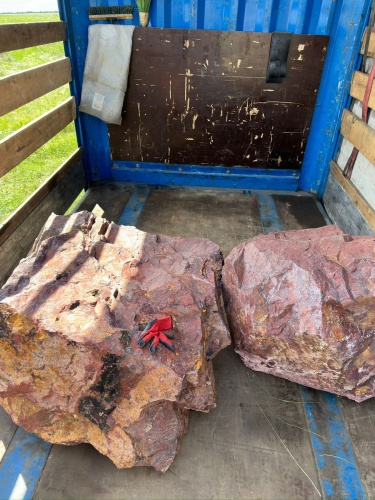 Ландшафтные глыбы красно-фиолетовые 200-1000 килограмм купить в Пыть-Яхе