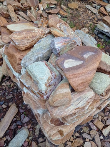 Златолит жёлтый, жёлто-зелёный глыбки и валуны для ланшафтного дизайна купить в Пыть-Яхе