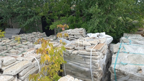 Плитняк галтованный гранитный для ландшафтного дизайна купить в Пыть-Яхе