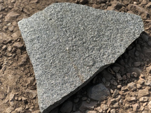 Плитняк златолит Уральский для цоколя, отмостки купить в Пыть-Яхе