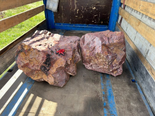Ландшафтные глыбы красно-фиолетовые 200-1000 килограмм купить в Пыть-Яхе