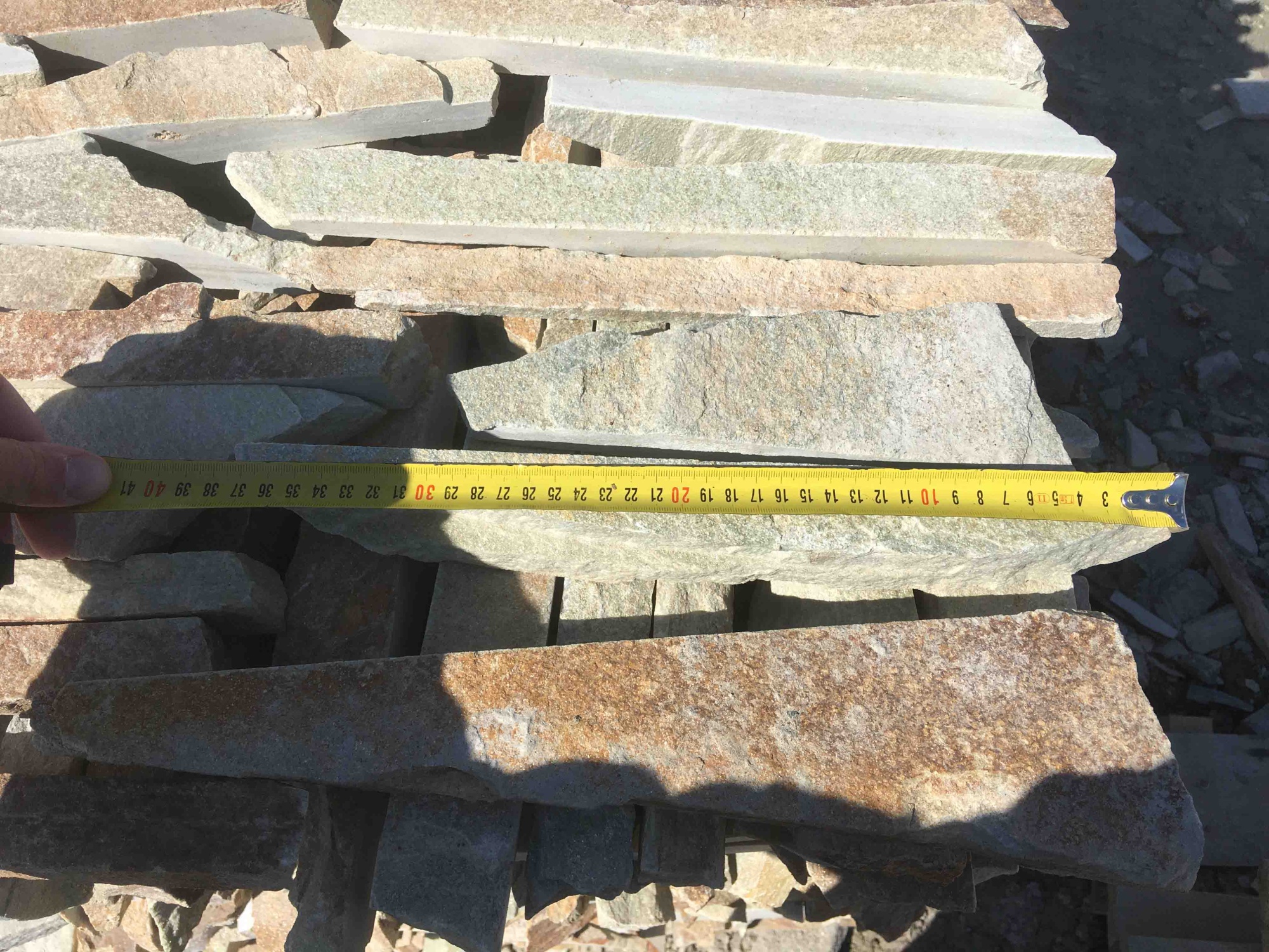 Горбушка златолит золотистый для облицовки купить в Пыть-Яхе