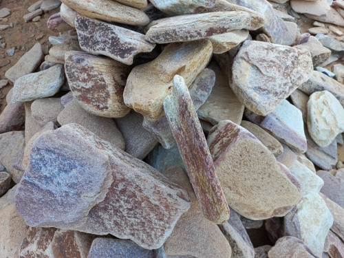 Златолит жёлтый, жёлто-зелёный глыбки и валуны для ланшафтного дизайна купить в Пыть-Яхе