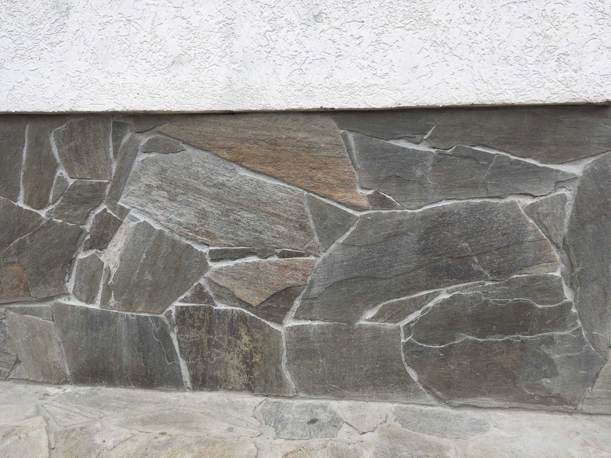 Плитняк златолит Уральский для цоколя, отмостки купить в Пыть-Яхе