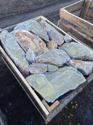 Златолит жёлтый, жёлто-зелёный глыбки и валуны для ланшафтного дизайна купить в Пыть-Яхе