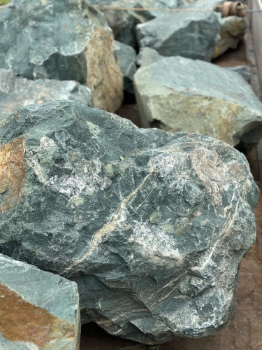 Камни для ландшафтного дизайна зелёные 10-60 килограмм купить в Пыть-Яхе