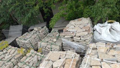 Плитняк гранитный галтованный купить в Пыть-Яхе