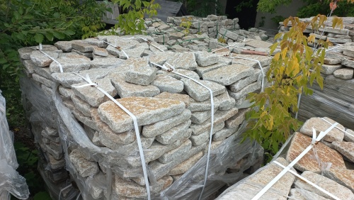 Гранитный плитняк галтованный для парковки купить в Пыть-Яхе