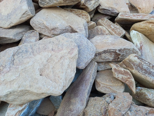 Златолит жёлтый, жёлто-зелёный глыбки и валуны для ланшафтного дизайна купить в Пыть-Яхе