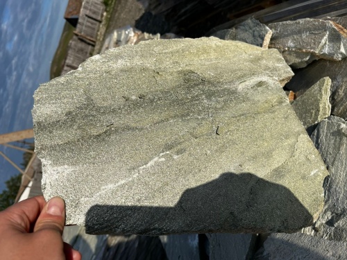 Плитняк златолит зелёный для цоколя, отмостки купить в Пыть-Яхе