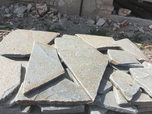 Златолит серебристый галтованный для лестниц купить в Пыть-Яхе