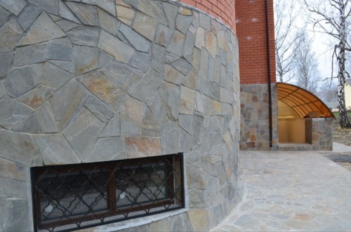 Плитняк златолит Уральский для цоколя, отмостки купить в Пыть-Яхе